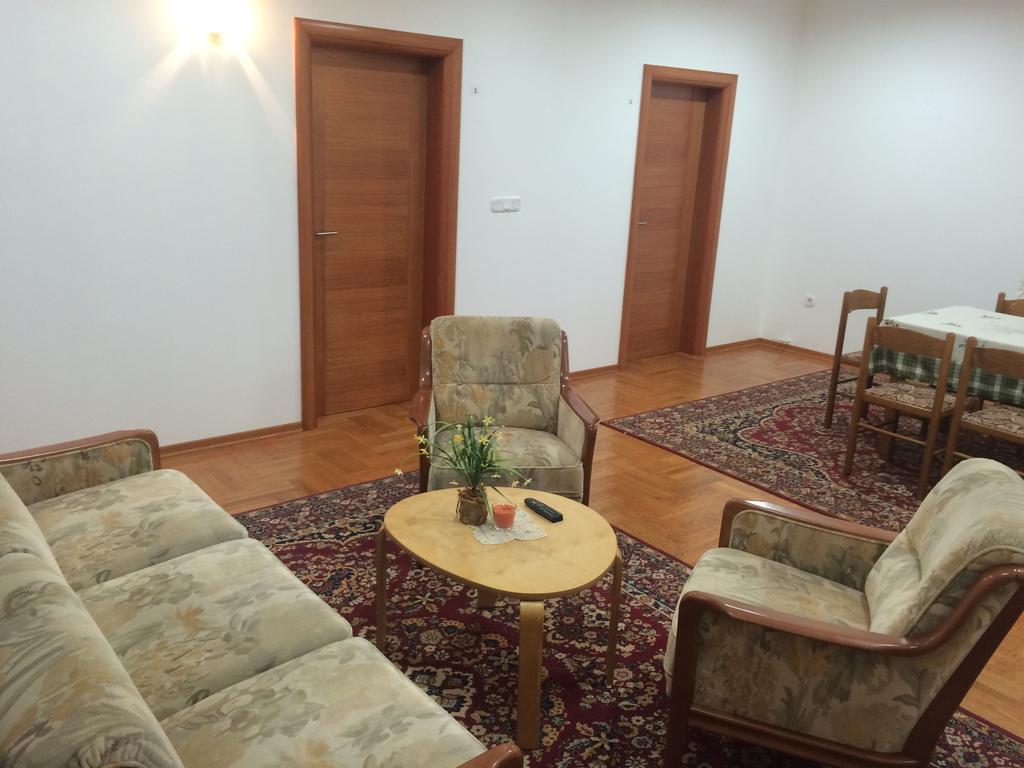 Guest House Seperic Jastrebarsko Exterior photo